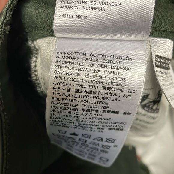 Levi’s high rise slim leg Stetchy pants - Picture 3 of 7